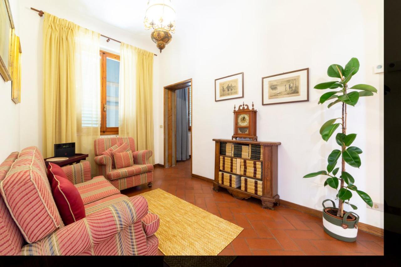 110 Sqm Apartment 6 Sleeps In Santa Croce فلورنس المظهر الخارجي الصورة