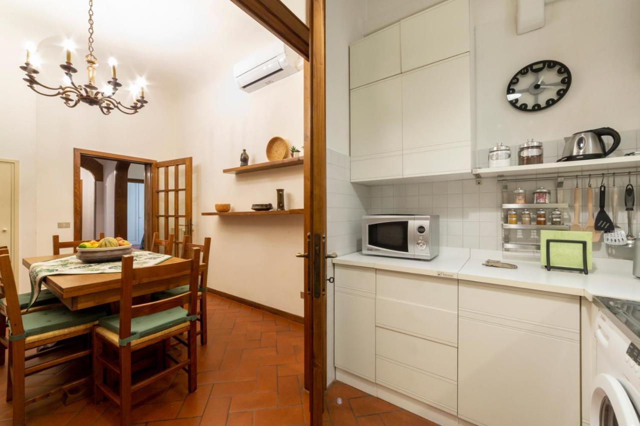110 Sqm Apartment 6 Sleeps In Santa Croce فلورنس المظهر الخارجي الصورة