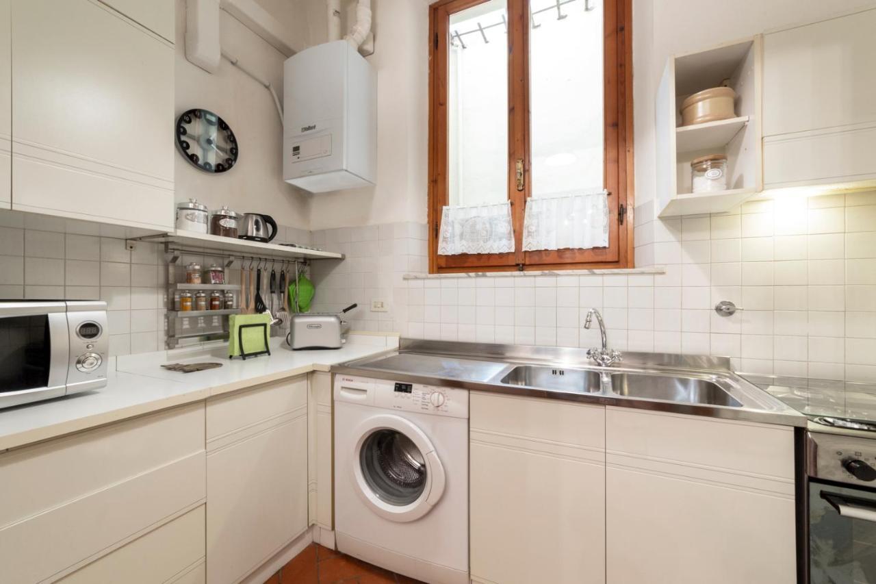 110 Sqm Apartment 6 Sleeps In Santa Croce فلورنس المظهر الخارجي الصورة