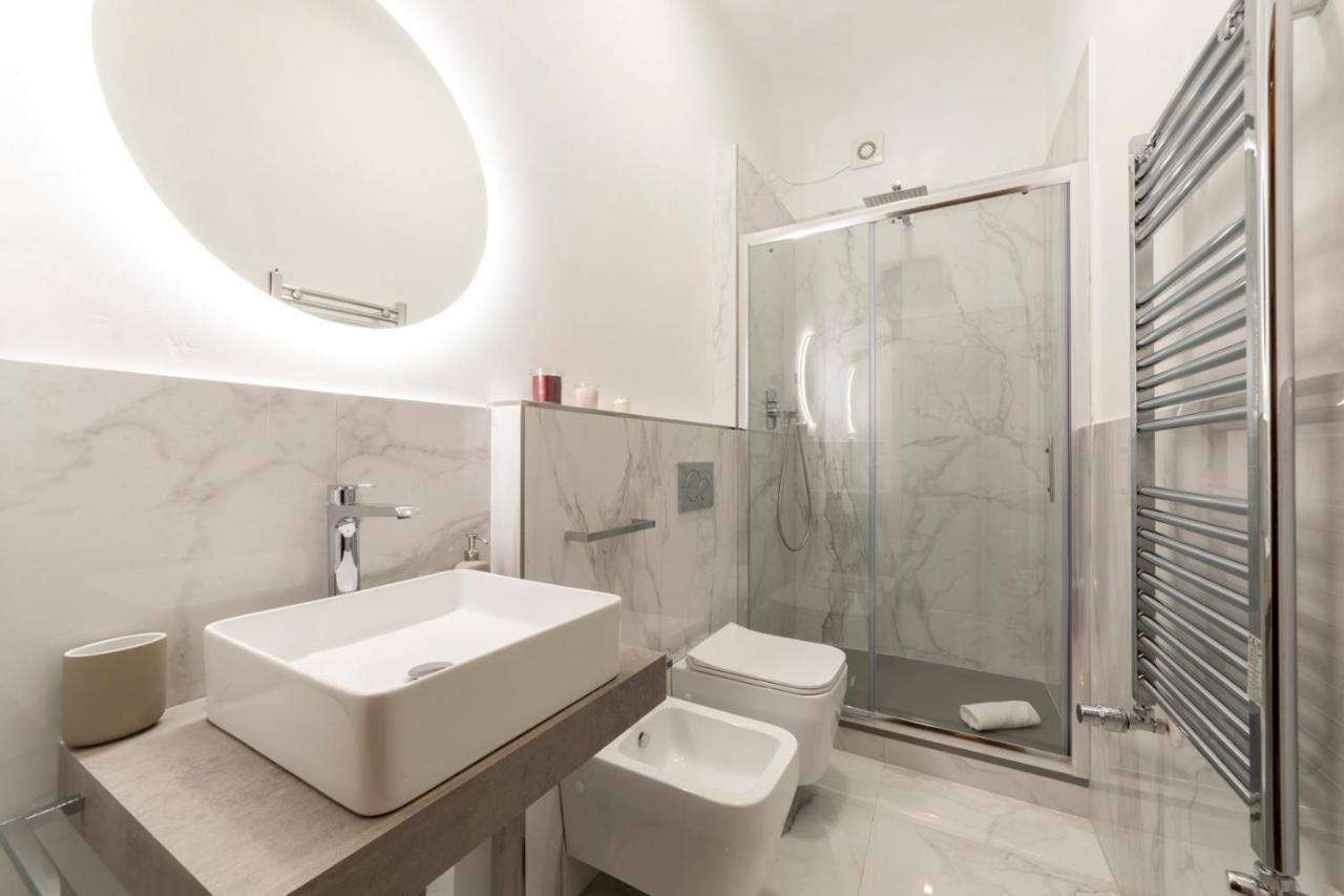 110 Sqm Apartment 6 Sleeps In Santa Croce فلورنس المظهر الخارجي الصورة
