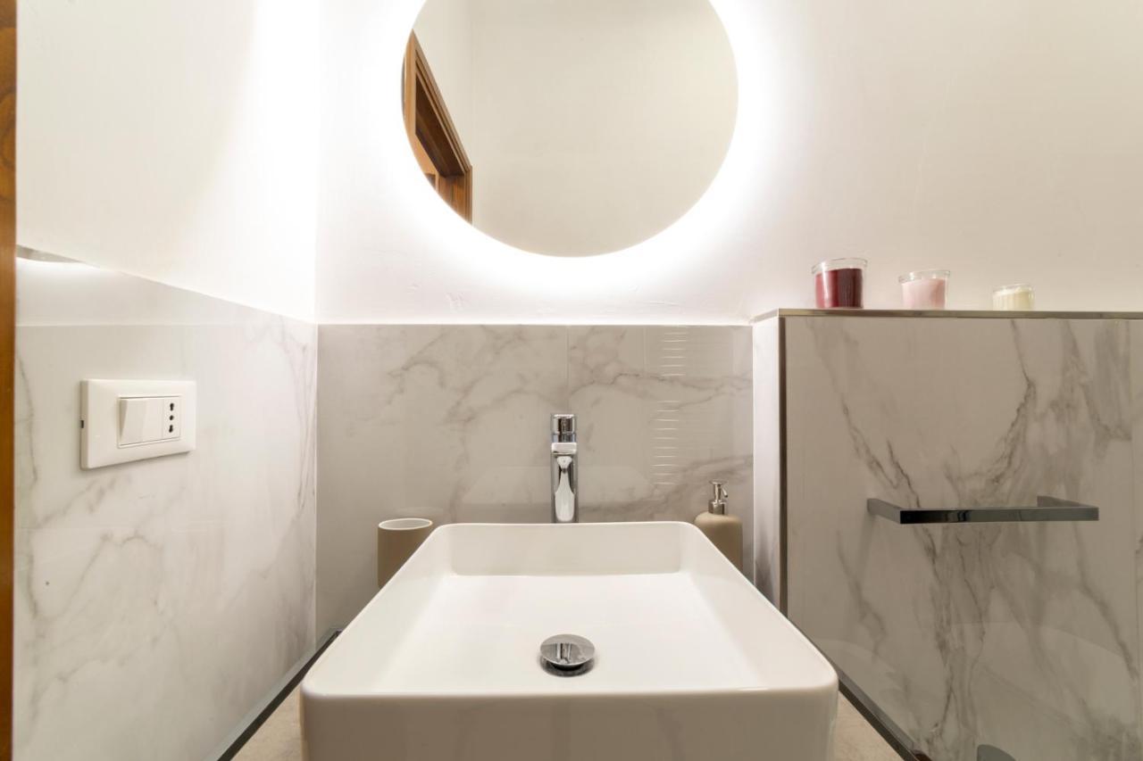 110 Sqm Apartment 6 Sleeps In Santa Croce فلورنس المظهر الخارجي الصورة