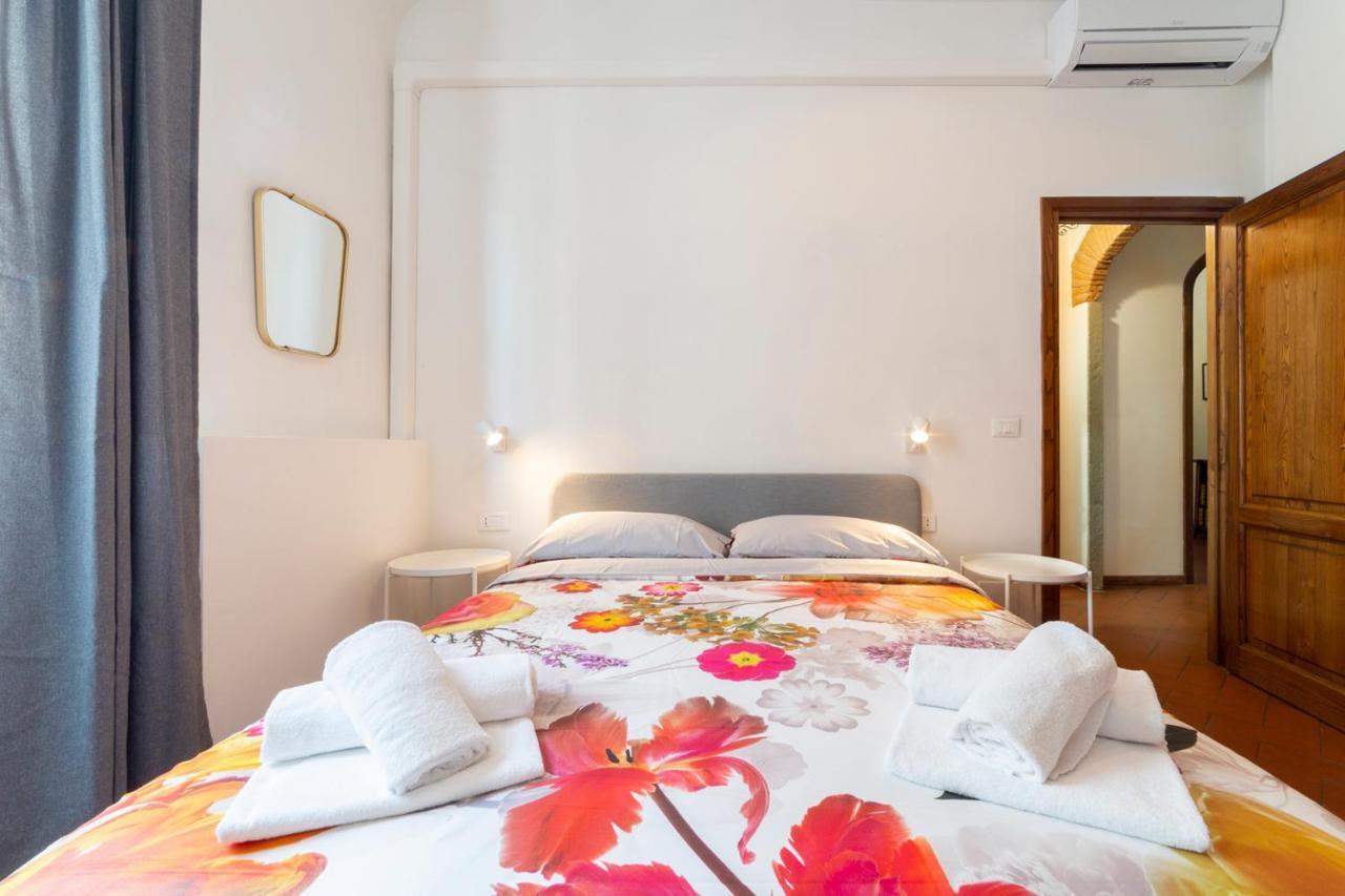 110 Sqm Apartment 6 Sleeps In Santa Croce فلورنس المظهر الخارجي الصورة