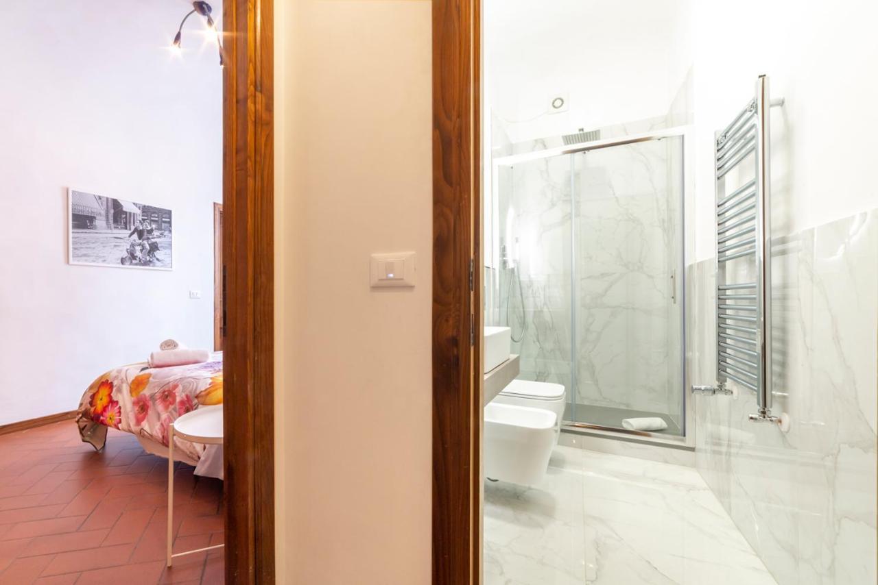 110 Sqm Apartment 6 Sleeps In Santa Croce فلورنس المظهر الخارجي الصورة